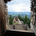 Rezidence Jih Villa *